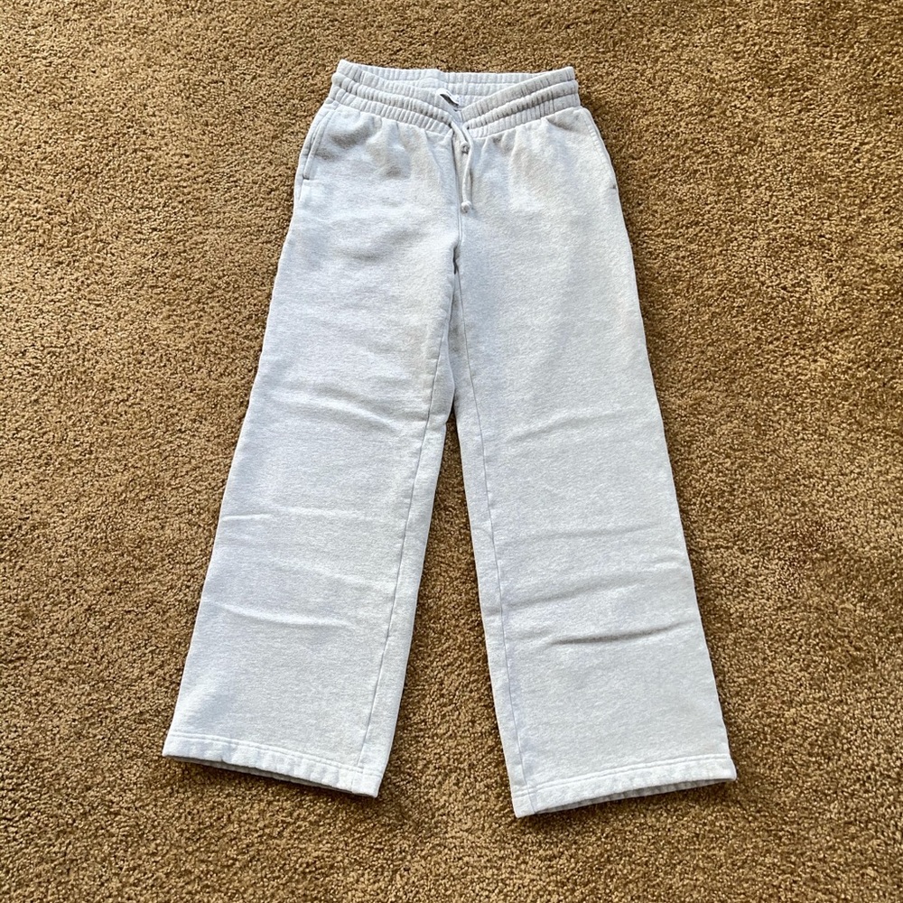 GRAY ARITZIA FLARE SWEATPANTS